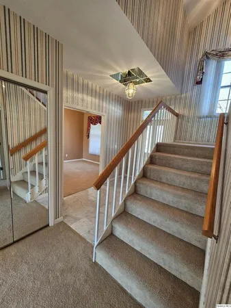 $450,000 | 128 Knollwood, Quincy, IL 62301