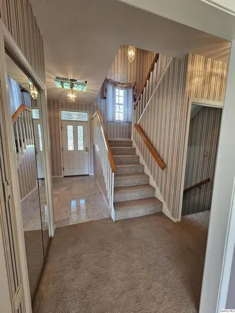 $450,000 | 128 Knollwood, Quincy, IL 62301