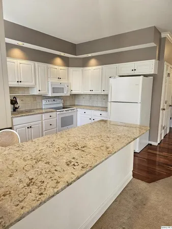 $450,000 | 128 Knollwood, Quincy, IL 62301