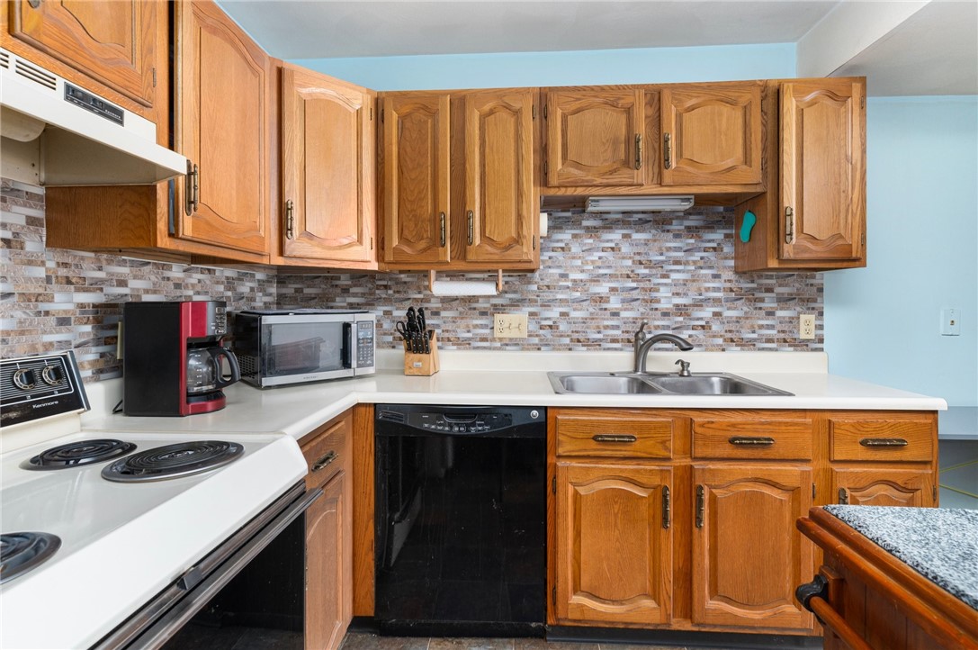 32 Kristee Circle West Warwick, RI 02893 - Photo 4 of 17