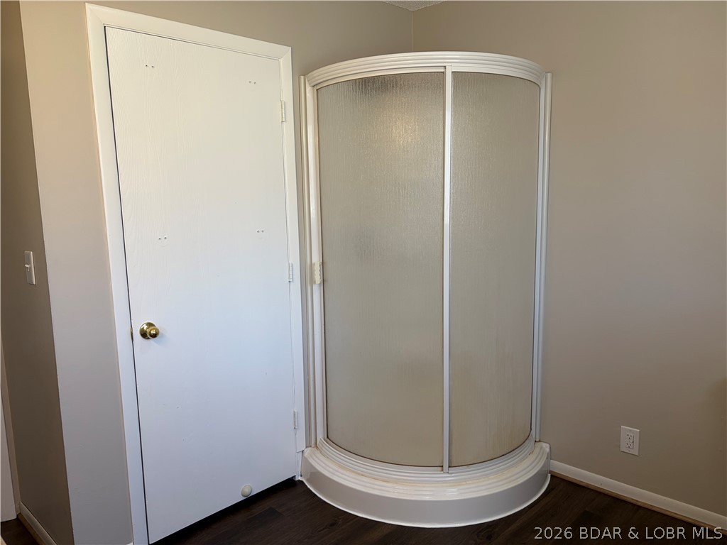 876 Malibu Road Osage Beach, MO 65065 - Photo 28 of 37 Bathroom #2