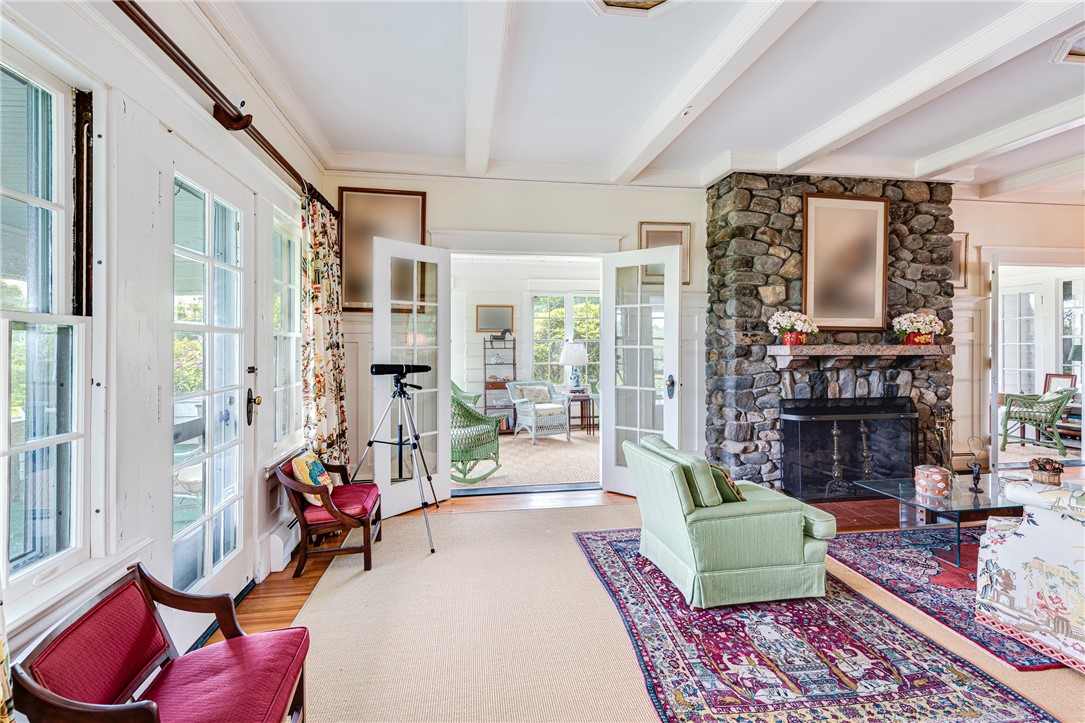 229 Boston Neck Road Narragansett, RI 02882 - Photo 27 of 50 Living Room