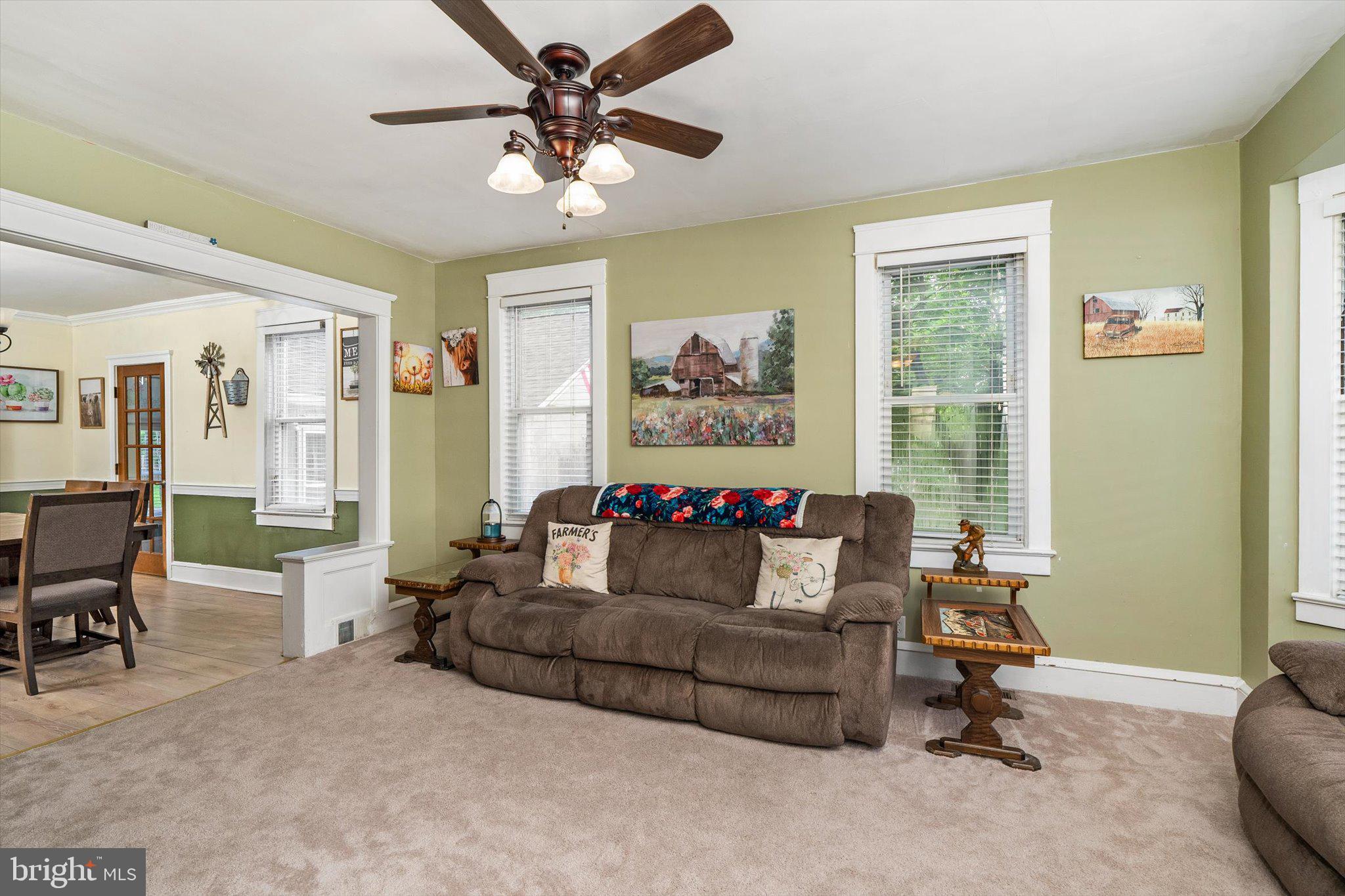 32 Lincoln Avenue Clementon, NJ 08021 - Photo 6 of 32 Cozy living space with natural light.