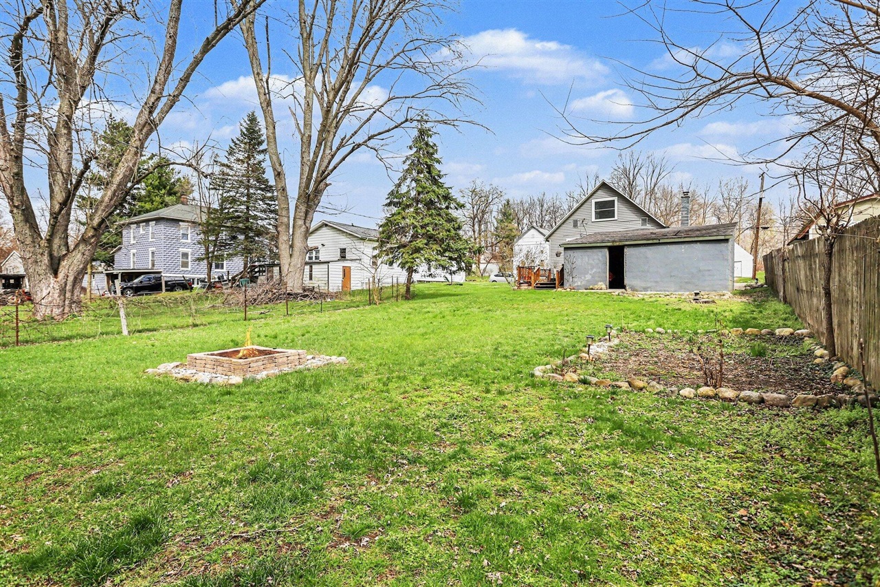 811 9th Street Three Rivers, MI 49093 - Photo 15 of 19