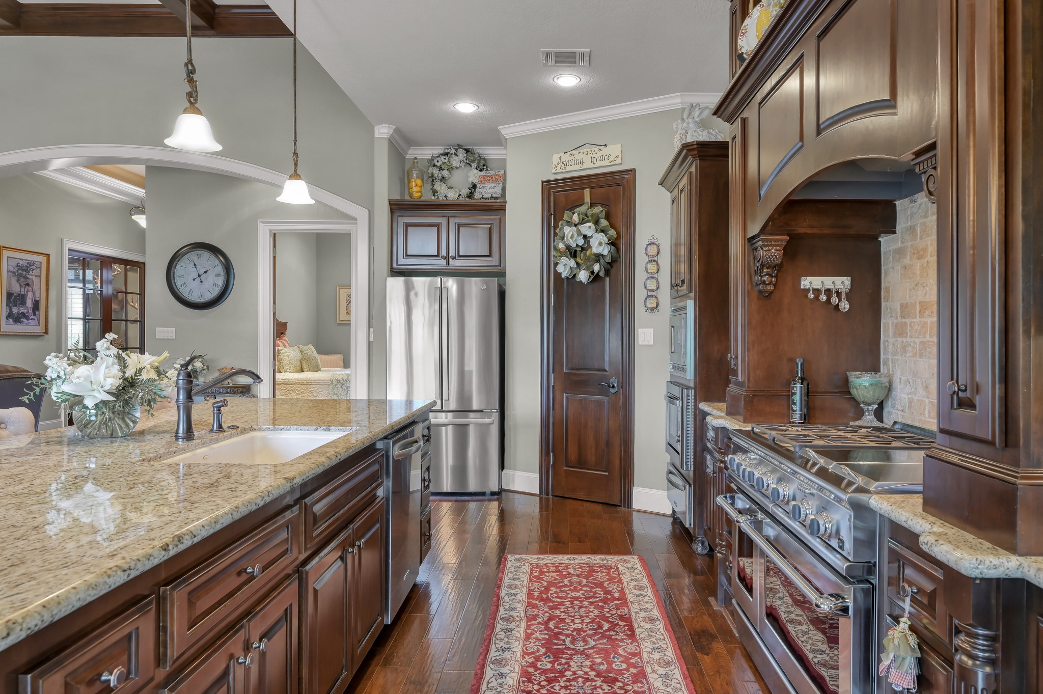 12324 White Oak Point Conroe, TX 77304 - Photo 10 of 46