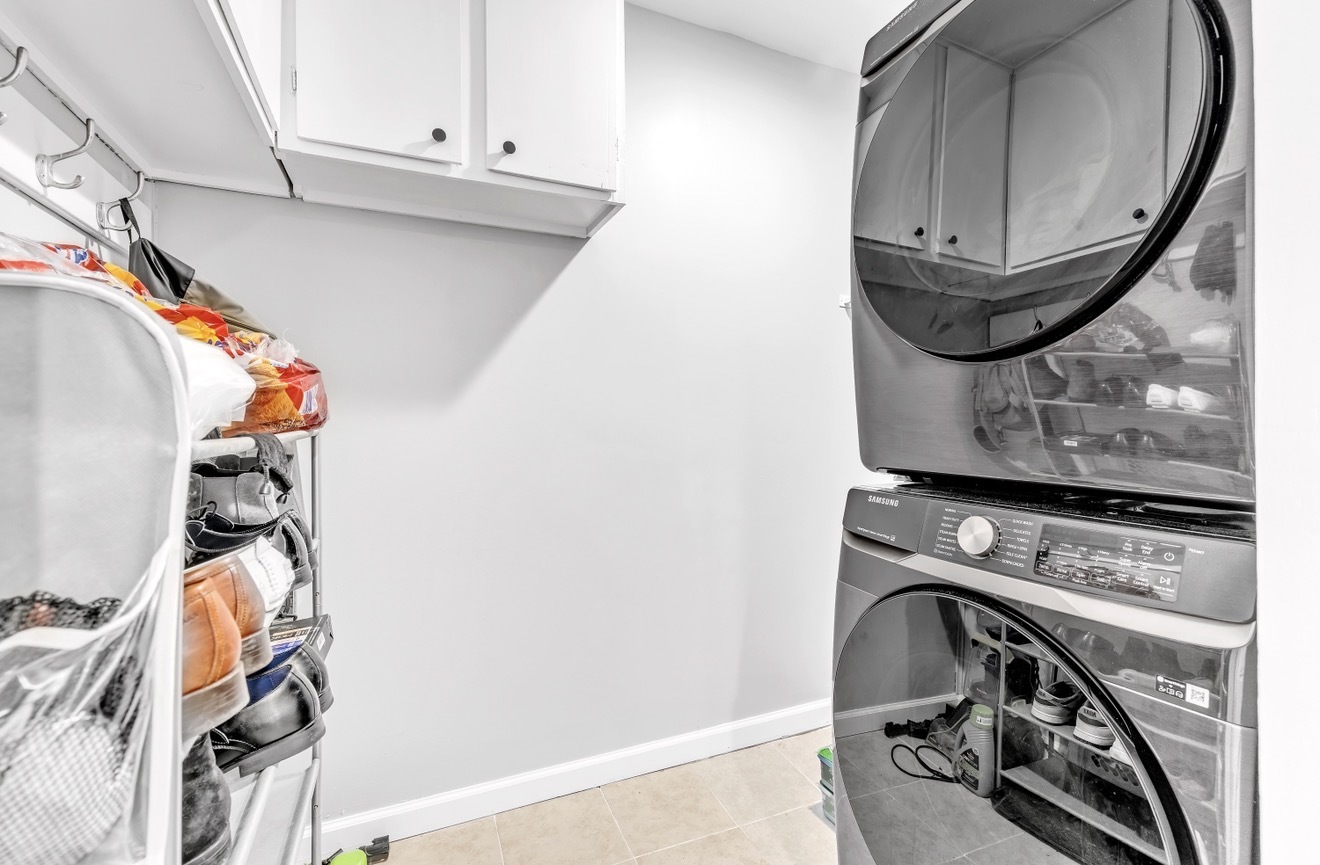 20538 South Frankfort Square Road Frankfort, IL 60423 - Photo 19 of 27 a utility room with dryer and washer