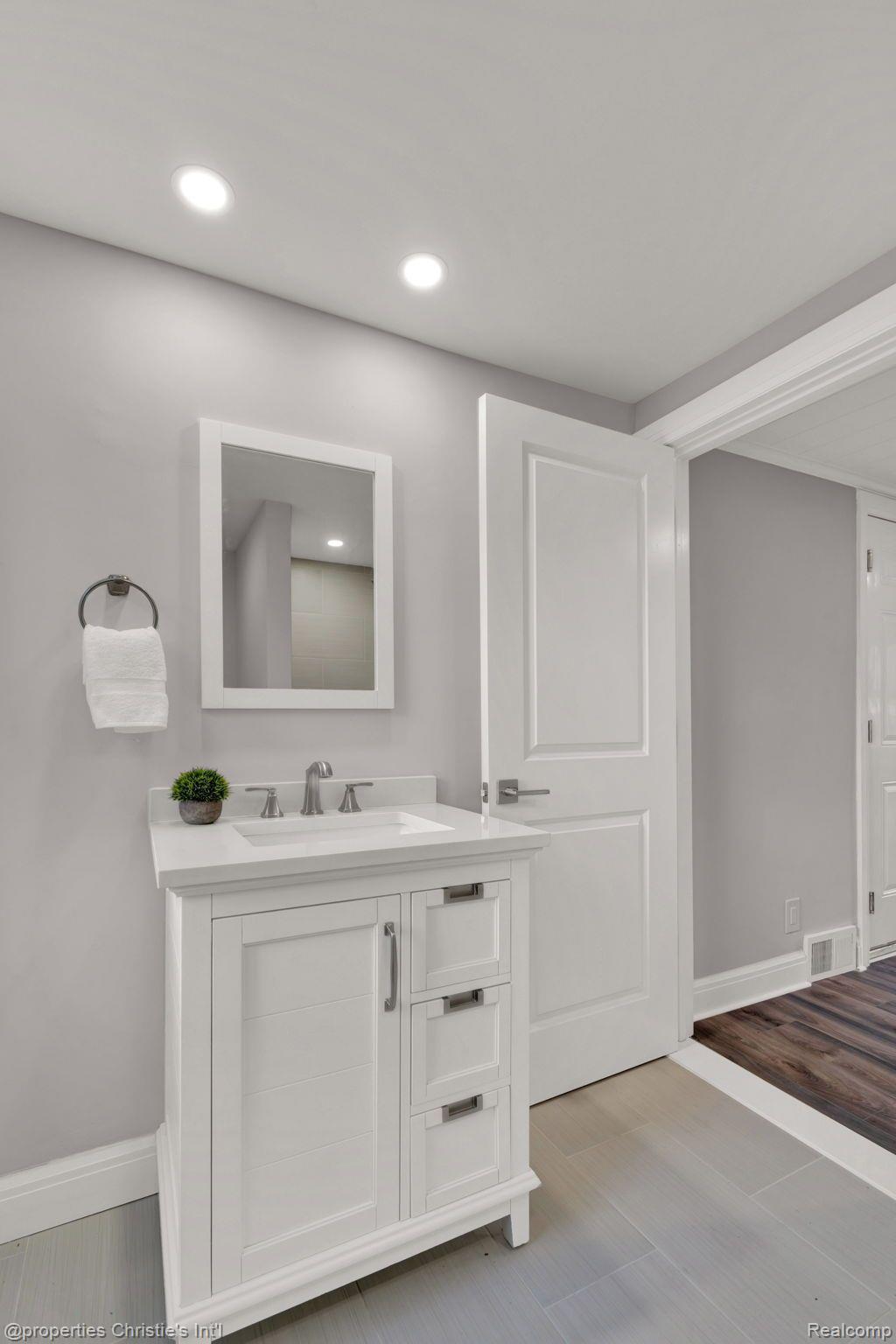 23251 Beech Road Southfield, MI 48033 - Photo 14 of 42 Gallery Image 14