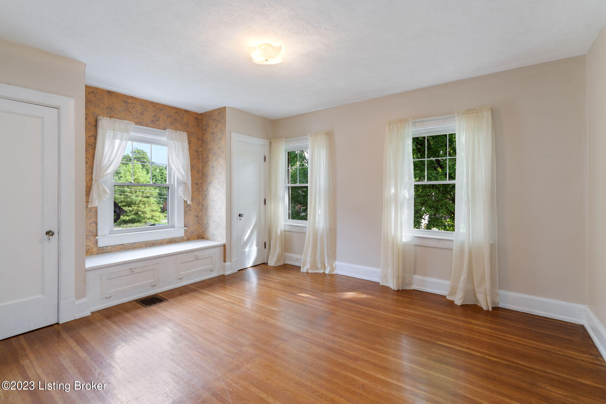 2324 Broadmeade Road Louisville, KY 40205 - Photo 38 of 63 2324 Broadmeade Rd-41