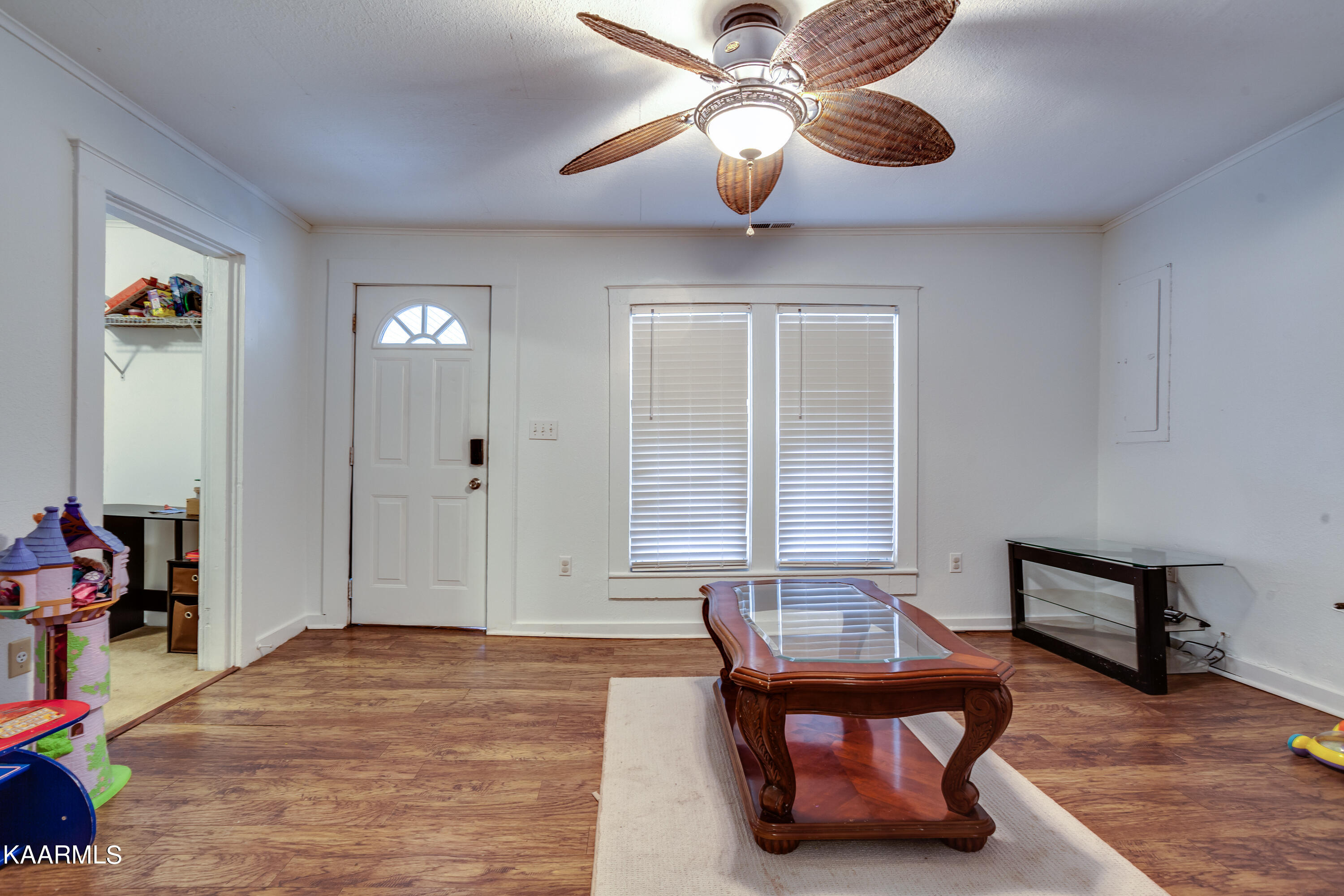 258 Buffalo Road Clinton, TN 37716 - Photo 3 of 23 005230130-1-258BuffaloRdClintonTn-SMALL
