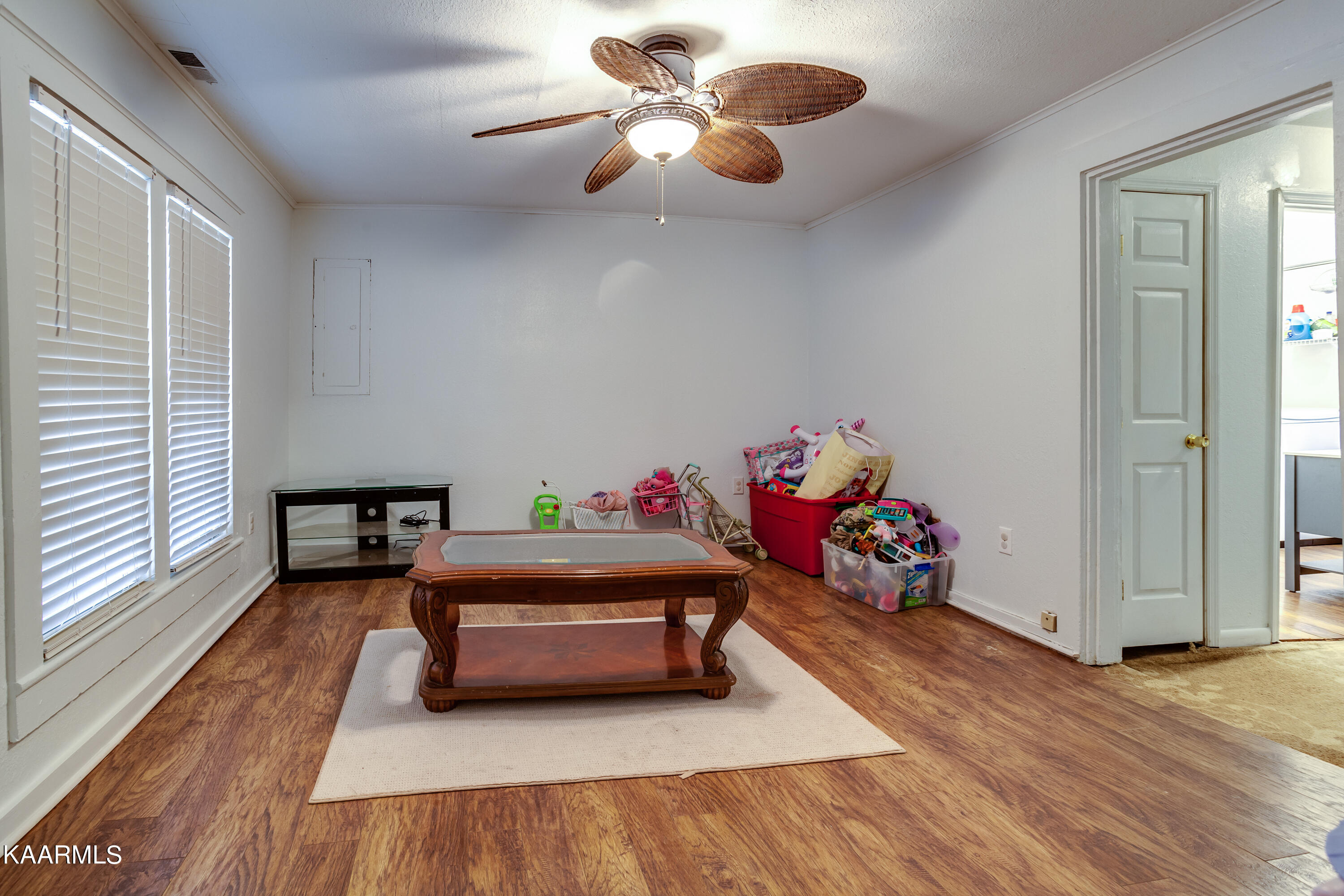 258 Buffalo Road Clinton, TN 37716 - Photo 4 of 23 006230130-1-258BuffaloRdClintonTn-SMALL