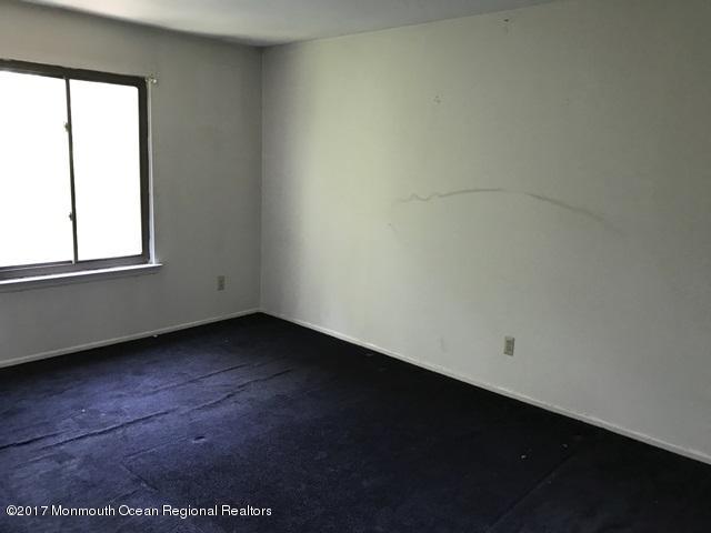14 Swallow Lane, Unit 14 Howell, NJ 07731 - Photo 11 of 26 352-548921 bedroom