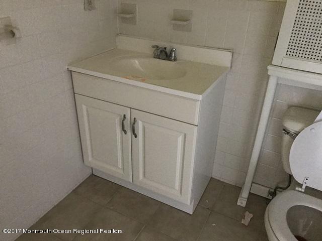 14 Swallow Lane, Unit 14 Howell, NJ 07731 - Photo 13 of 26 352-548921 bathroom (3)