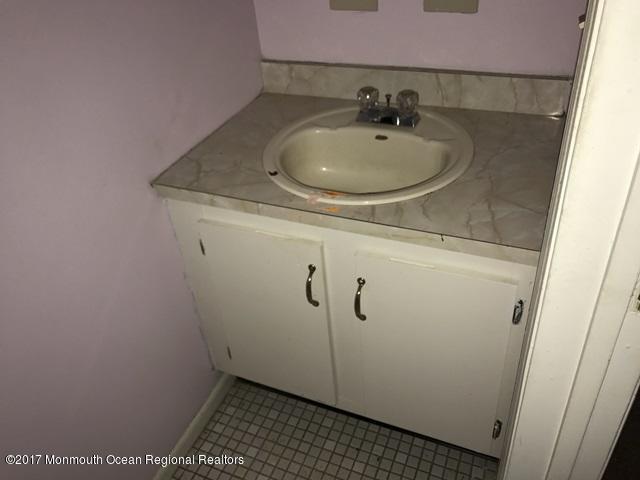 14 Swallow Lane, Unit 14 Howell, NJ 07731 - Photo 15 of 26 352-548921 bathroom