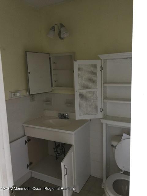14 Swallow Lane, Unit 14 Howell, NJ 07731 - Photo 18 of 26 352-548921 bathroom (2)