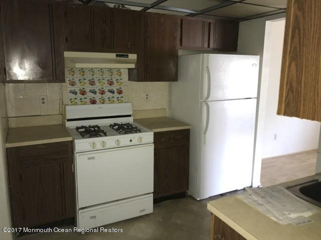 14 Swallow Lane, Unit 14 Howell, NJ 07731 - Photo 21 of 26 352-548921 kitchen