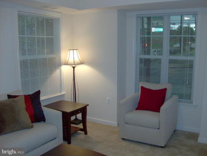 5015 Benning Road Southeast Washington, DC 20019 - Photo 20 of 25 Living Room/Dining Room