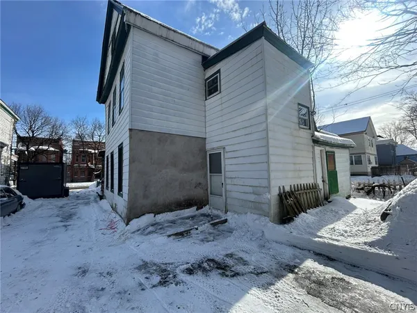 $99,500 | 1204 Howard Avenue, Utica, NY 13501