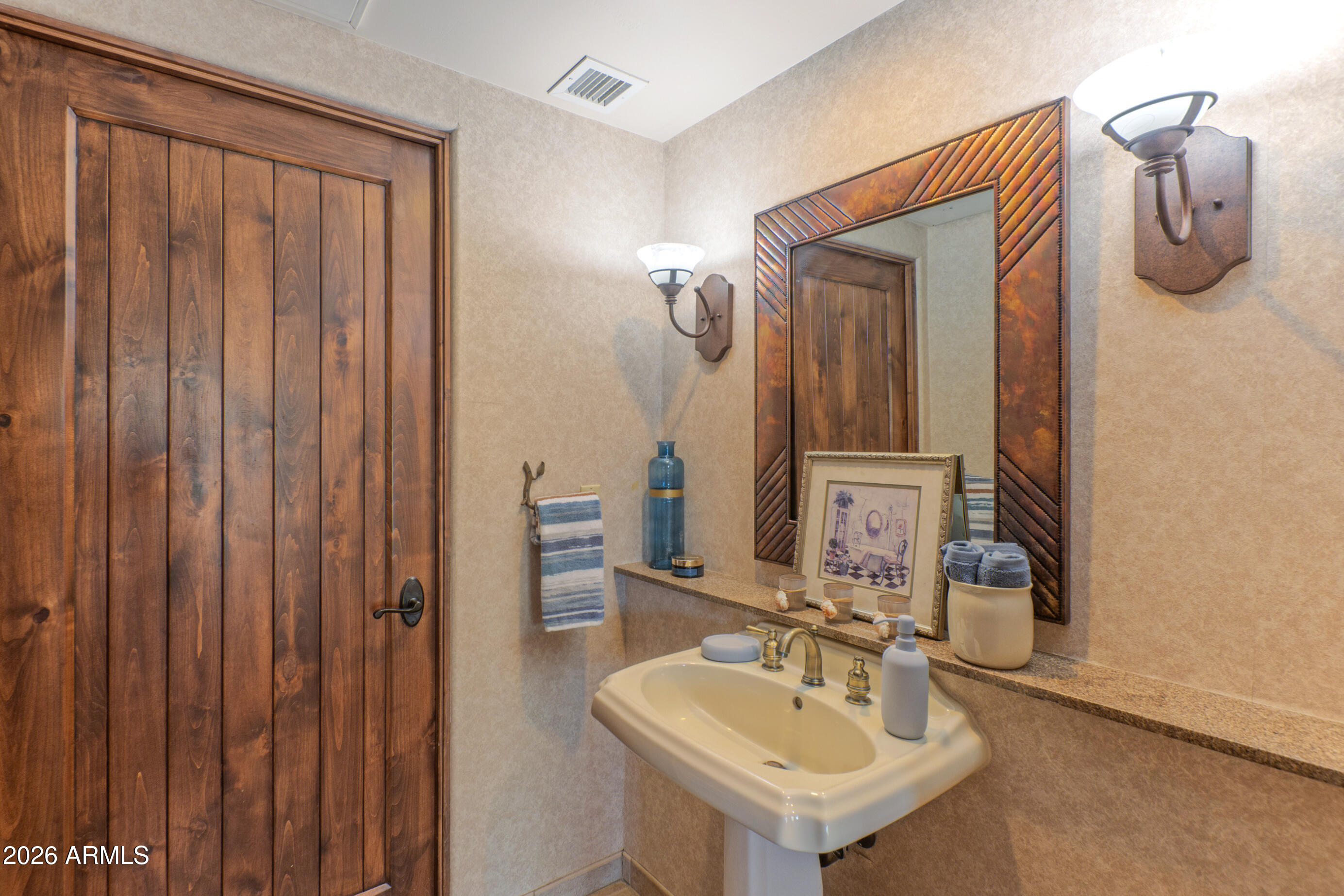 36601 North Mule Train Road, Unit B21 Carefree, AZ 85377 - Photo 13 of 33 Hall/guest bath