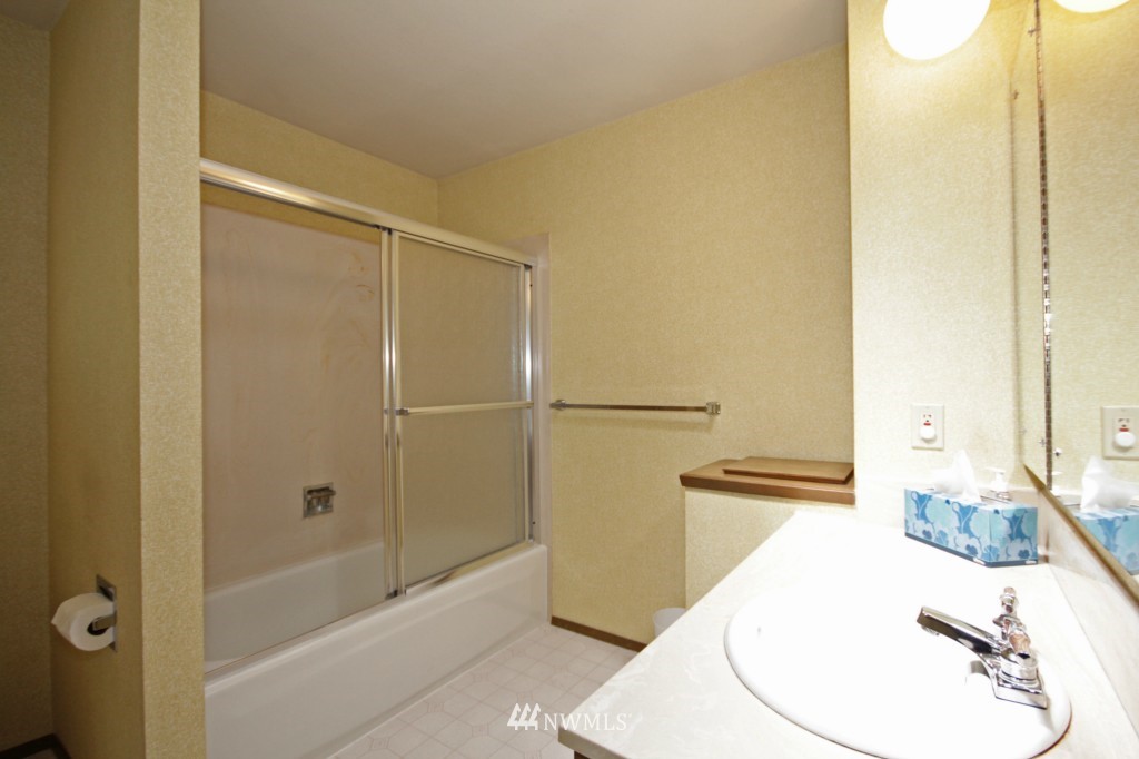 15624 Southeast 168th Street Renton, WA 98058 - Photo 15 of 25 Gallery Image 15