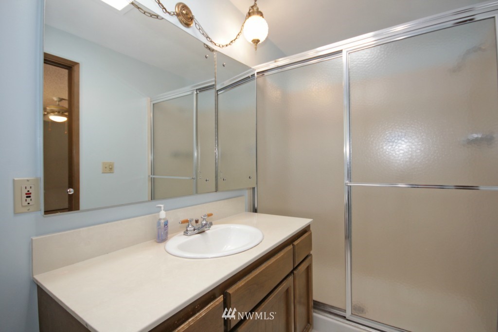 15624 Southeast 168th Street Renton, WA 98058 - Photo 20 of 25 Gallery Image 20