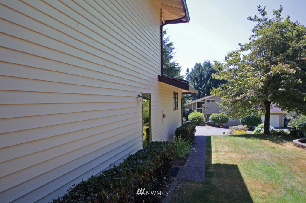 15624 Southeast 168th Street Renton, WA 98058 - Photo 8 of 25 Gallery Image 8