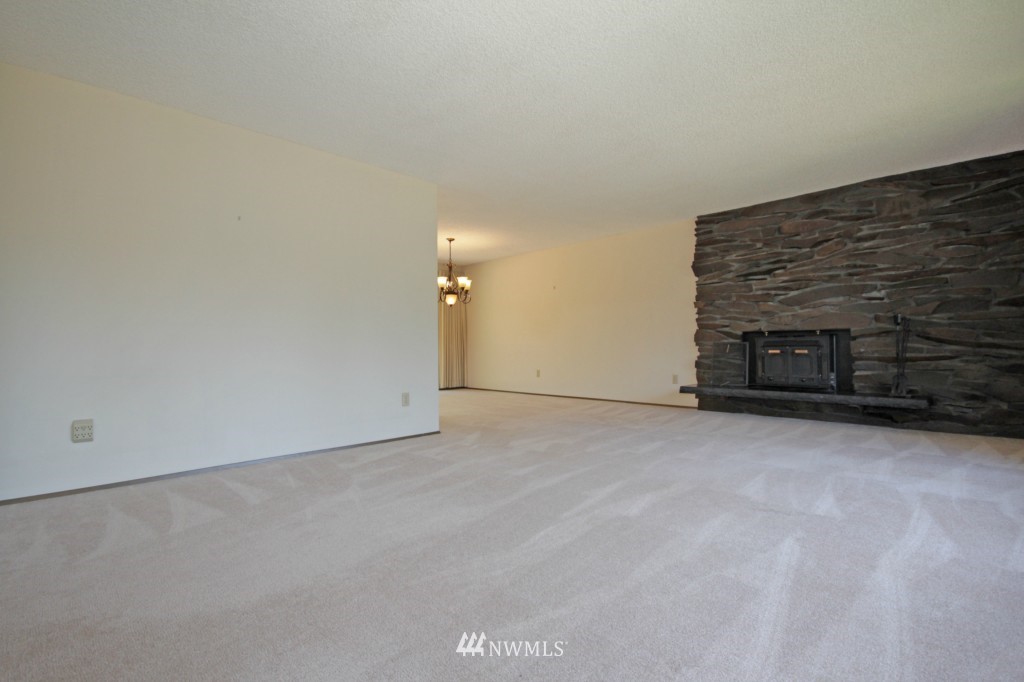 15624 Southeast 168th Street Renton, WA 98058 - Photo 9 of 25 Gallery Image 9