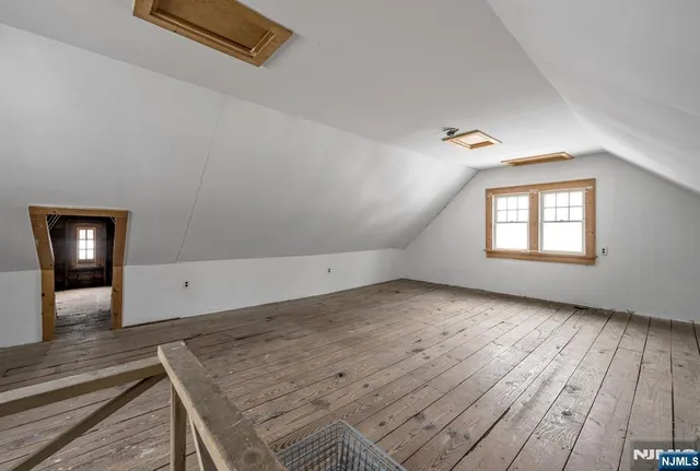 $869,000 | 33 Homewood Avenue, Allendale, NJ 07401