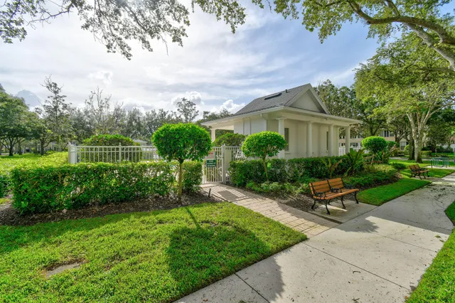 $3,600 | 354 Jacaranda Drive, Jupiter, FL 33458