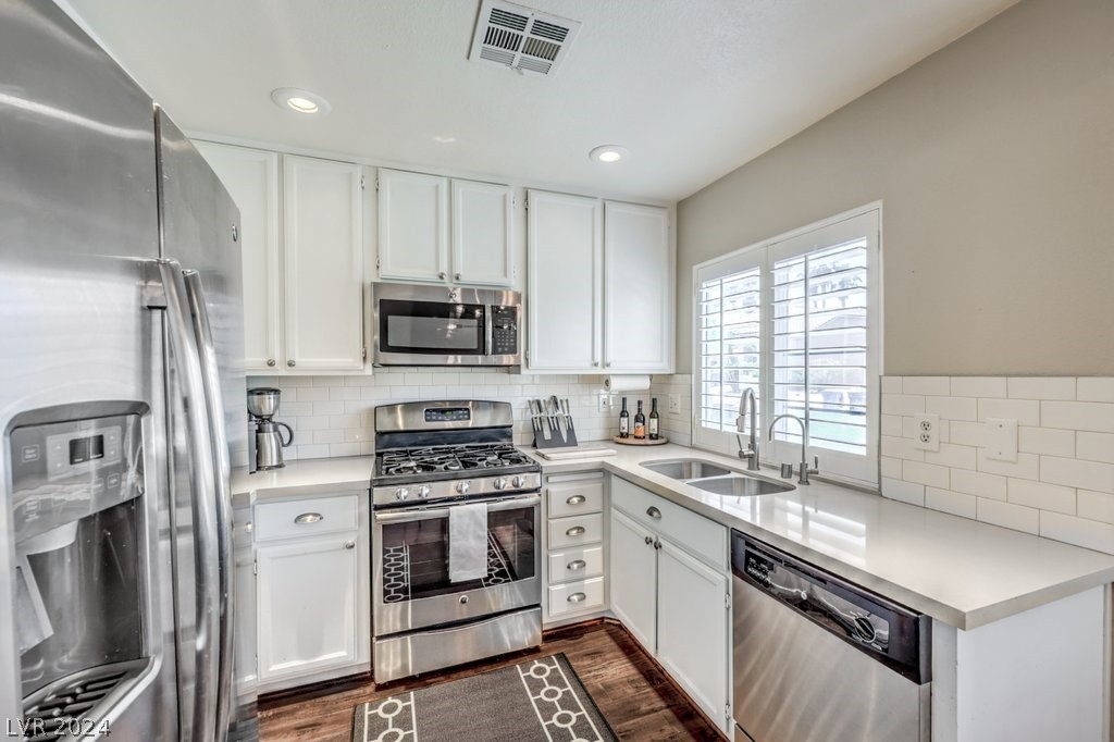 2676 Ridgewater Circle Henderson, NV 89074 - Photo 16 of 41