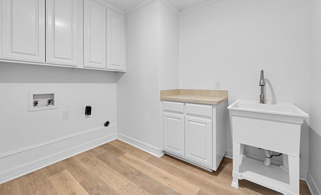 1068 Brazos Bluff Drive China Spring, TX 76633 - Photo 19 of 40 a view of empty room with window