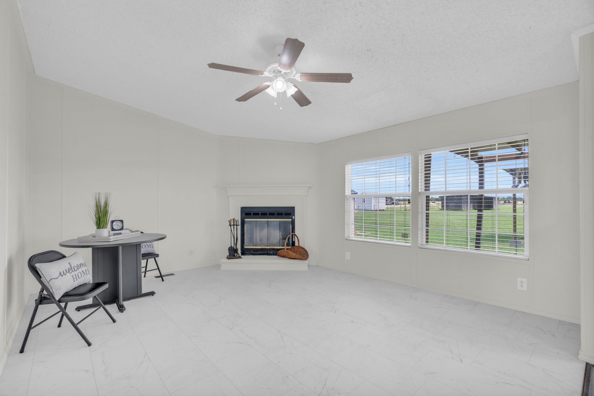 37038 Bell Road Waller, TX 77484 - Photo 20 of 43 a living room with furniture and a window