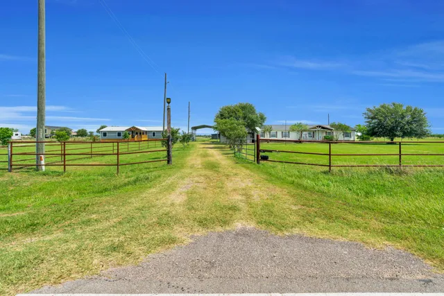 $420,000 | 37038 Bell Road, Waller, TX 77484