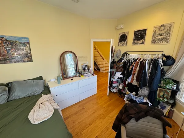 $6,600 | 208 Holland Street, Unit 2, Somerville, MA 02144