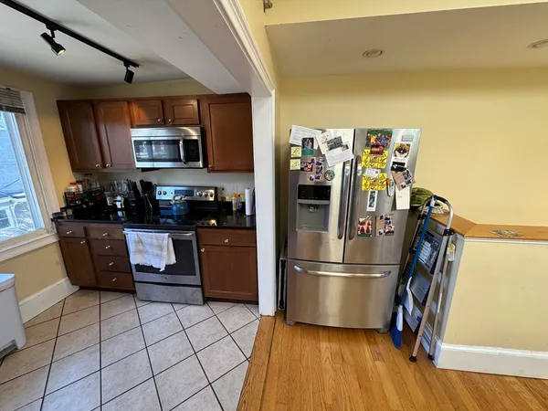 $6,600 | 208 Holland Street, Unit 2, Somerville, MA 02144
