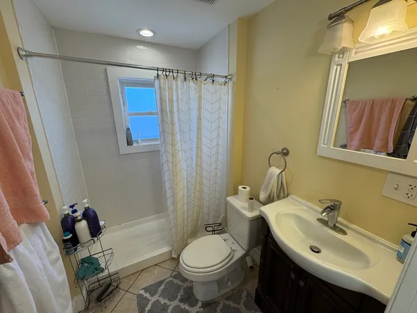 $6,600 | 208 Holland Street, Unit 2, Somerville, MA 02144