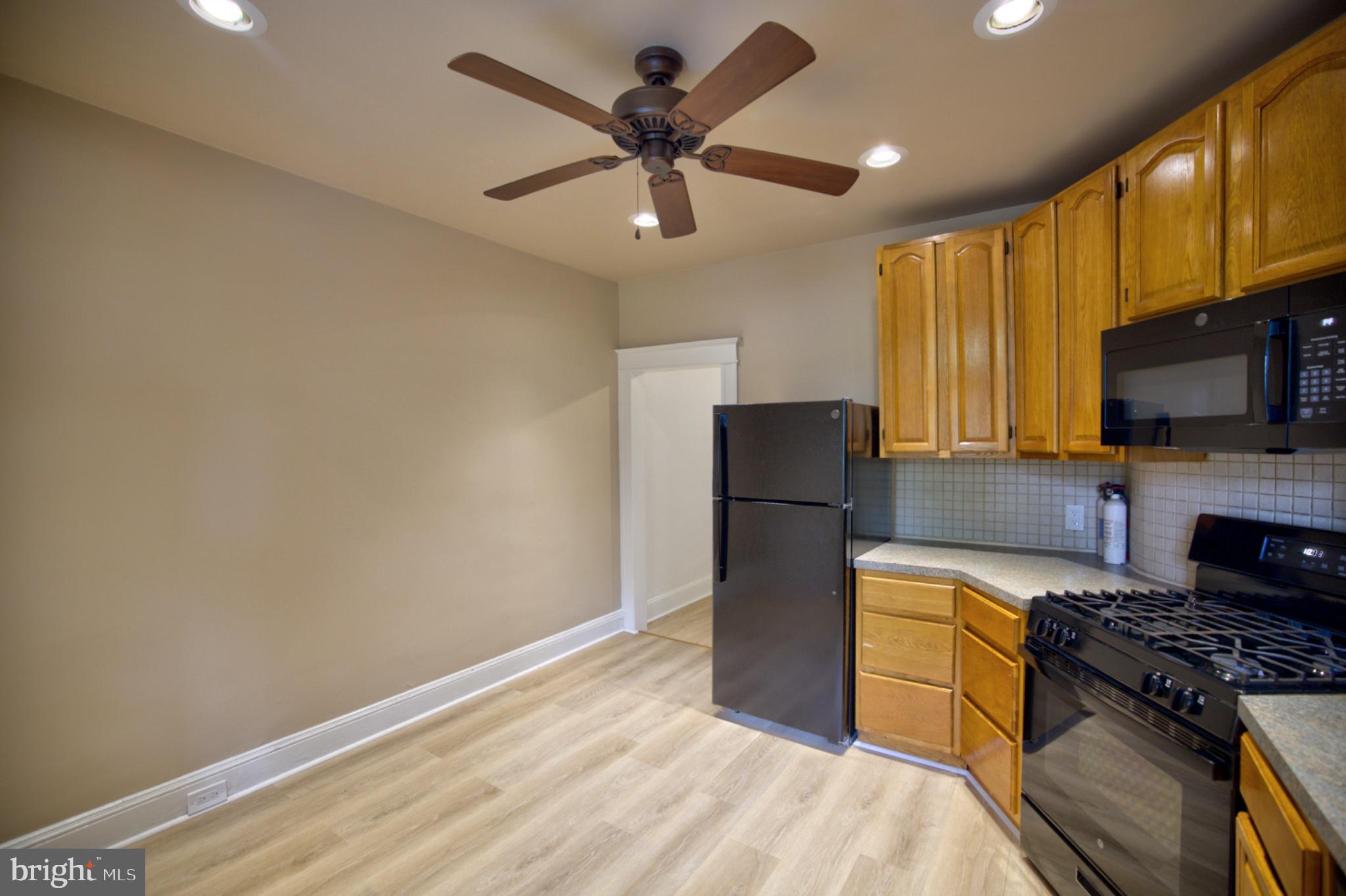 608 East 33rd Street Baltimore, MD 21218 - Photo 6 of 17 Eat-in kitchen