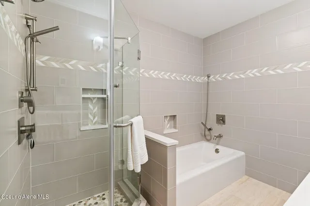 $4,250,000 | 2537 Lakeshore Drive, Sagle, ID 83860