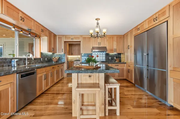 $3,999,990 | 2537 Lakeshore Drive, Sagle, ID 83860