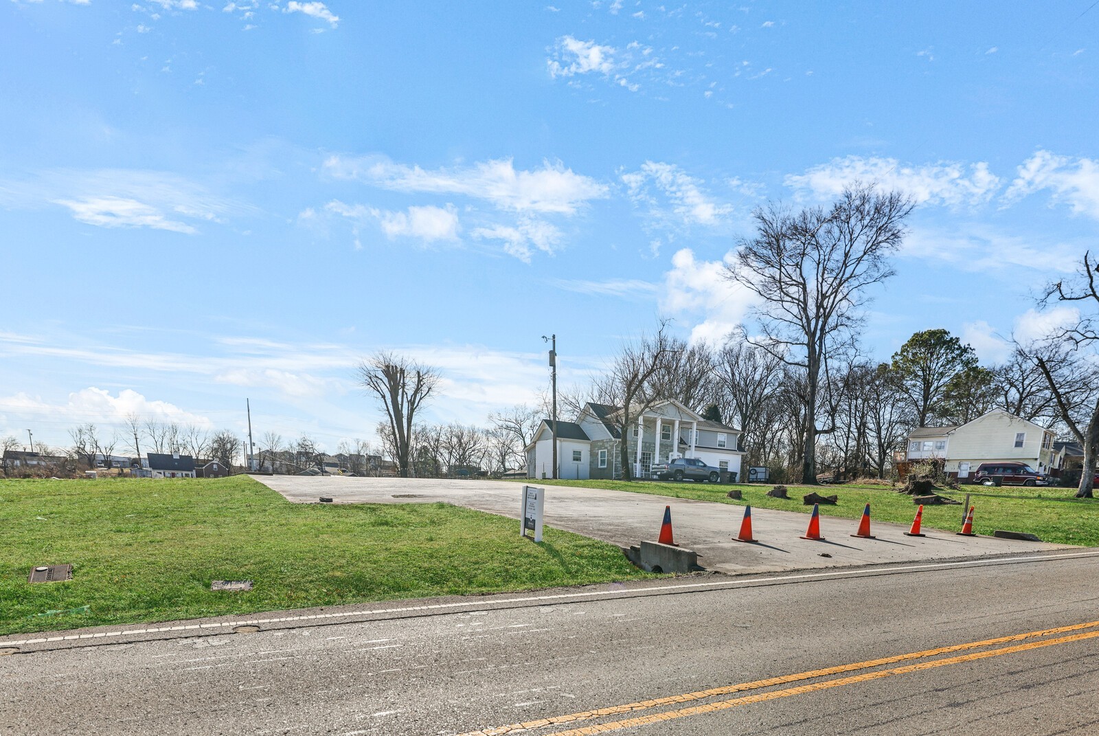 123 East Campbell Road Madison, TN 37115 - Photo 4 of 17 a view of a yard