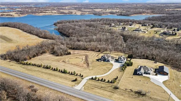$2,250,000 | 15703 Dd Highway, Smithville, MO 64089