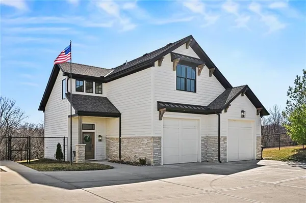 $2,250,000 | 15703 Dd Highway, Smithville, MO 64089