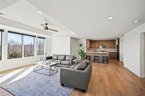 $2,250,000 | 15703 Dd Highway, Smithville, MO 64089