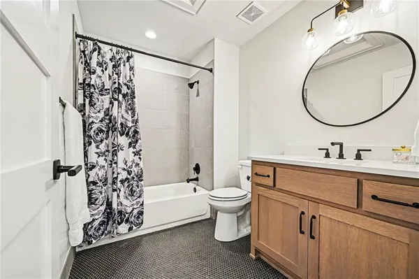 $2,250,000 | 15703 Dd Highway, Smithville, MO 64089