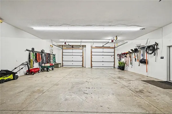 $2,250,000 | 15703 Dd Highway, Smithville, MO 64089