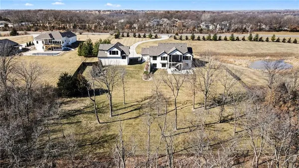 $2,250,000 | 15703 Dd Highway, Smithville, MO 64089