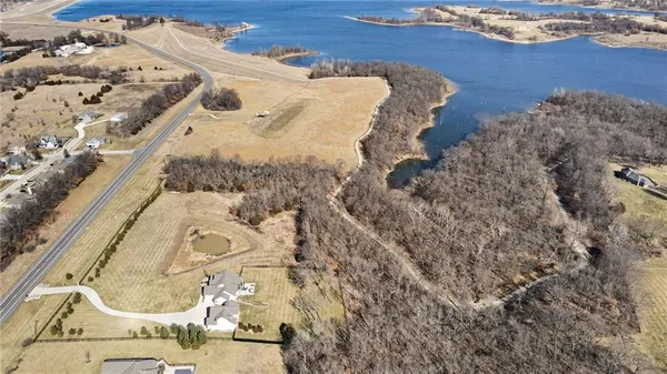 $2,250,000 | 15703 Dd Highway, Smithville, MO 64089