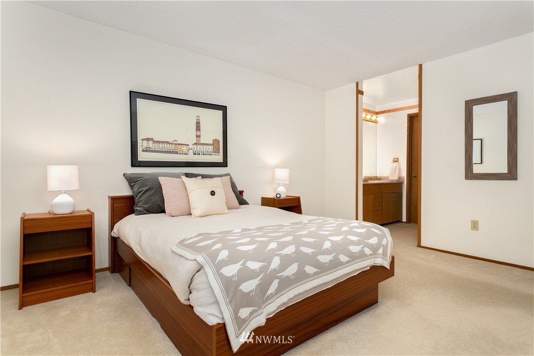 3100 West Commodore Way, Unit 308 Seattle, WA 98199 - Photo 17 of 25 Gallery Image 17