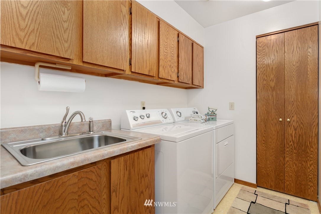 3100 West Commodore Way, Unit 308 Seattle, WA 98199 - Photo 19 of 25 Gallery Image 19