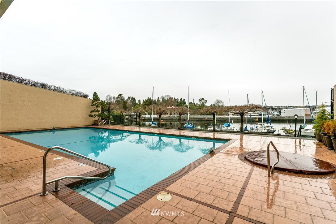 3100 West Commodore Way, Unit 308 Seattle, WA 98199 - Photo 20 of 25 Gallery Image 20