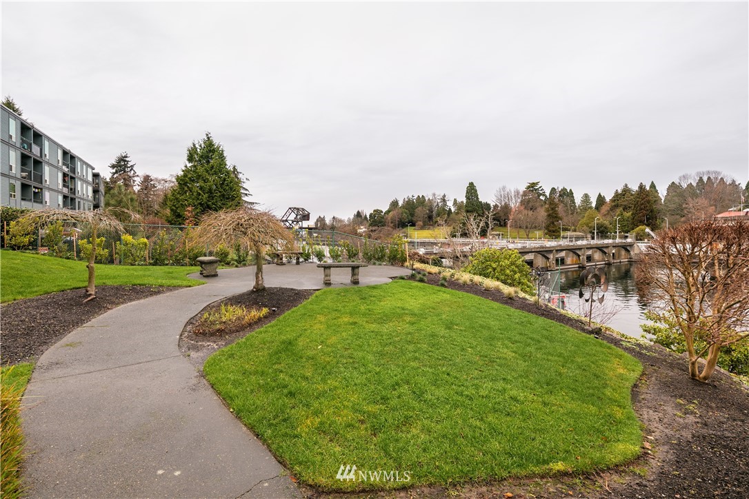 3100 West Commodore Way, Unit 308 Seattle, WA 98199 - Photo 23 of 25 Gallery Image 23